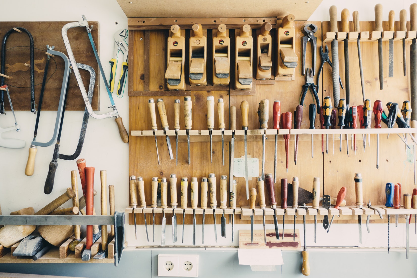 Workbench with tools